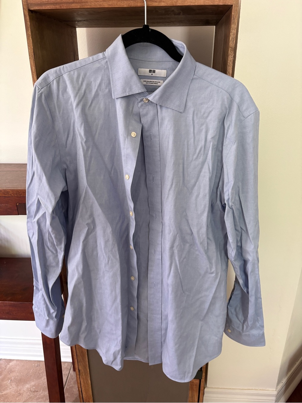 Uniqlo Men's Light Blue Oxford Button-Down Dress Shirt